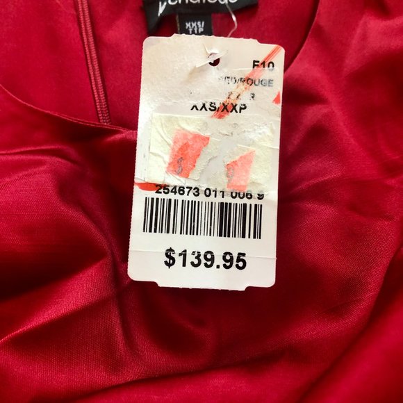 *NWT* Vibrant Red Ruched Sleeveless Fitted Dress - Made in Canada - Size XXS - Picture 13 of 16